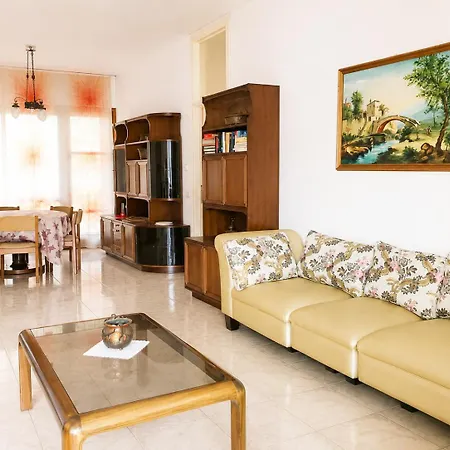 Big With View And Three Bedrooms * Sala Comacina