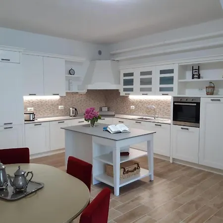 Appartamento With Stunning View *