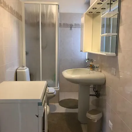 Big With View And Three Bedrooms Apartment *