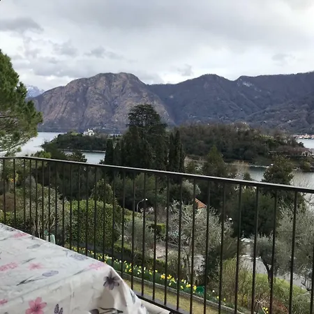 Big With View And Three Bedrooms Apartment Sala Comacina