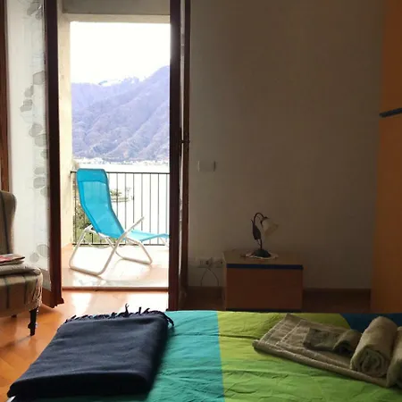Big With View And Three Bedrooms Apartment Sala Comacina