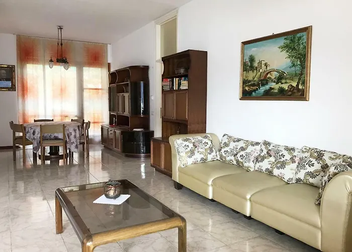 Big With View And Three Bedrooms 公寓
